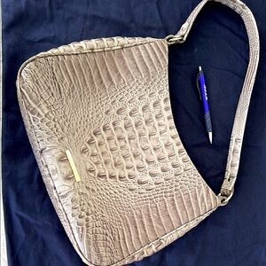 Elegant Crocodile-Embossed Tan Shoulder Bag